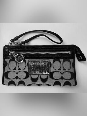 Coach Wristlet Poppy Y2K NWOT